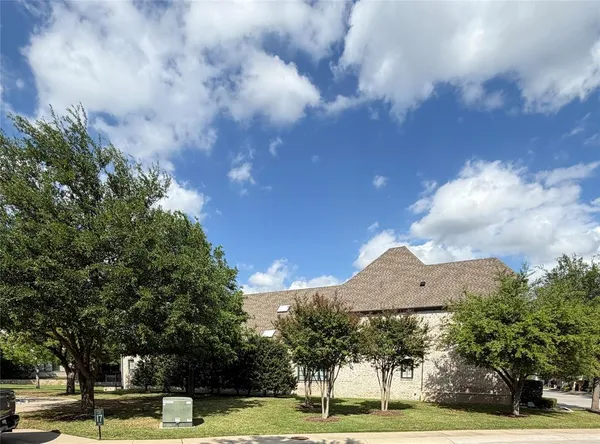 $5,500 | 11 Edge Hill Drive, Dallas, TX 75248