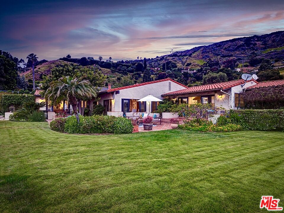 20406 Seaboard Road Malibu, CA 90265 - Photo 3 of 44 Gallery Image 3