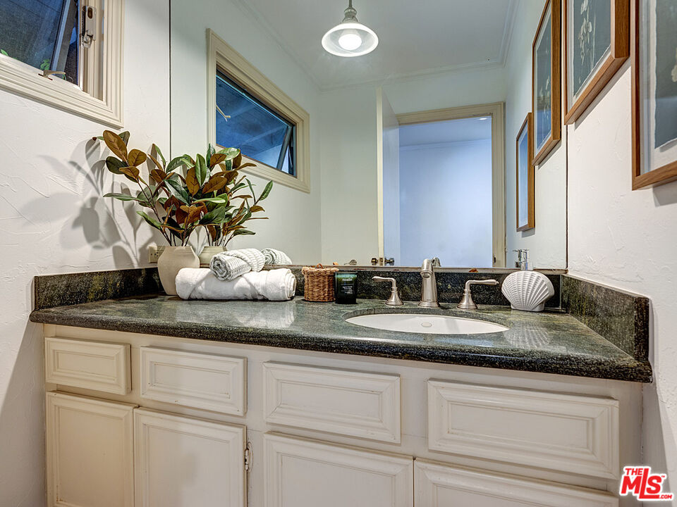 20406 Seaboard Road Malibu, CA 90265 - Photo 32 of 44 Gallery Image 32