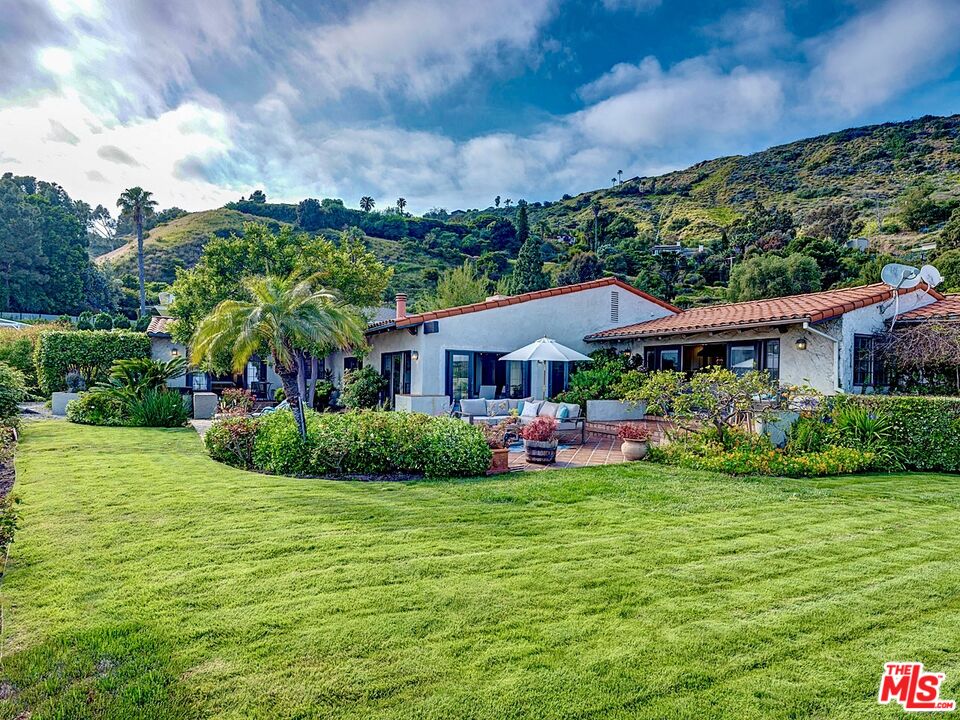 20406 Seaboard Road Malibu, CA 90265 - Photo 4 of 44 Gallery Image 4