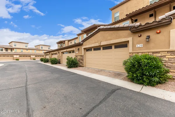 $422,900 | 2821 South Skyline Drive, Unit 129, Mesa, AZ 85212
