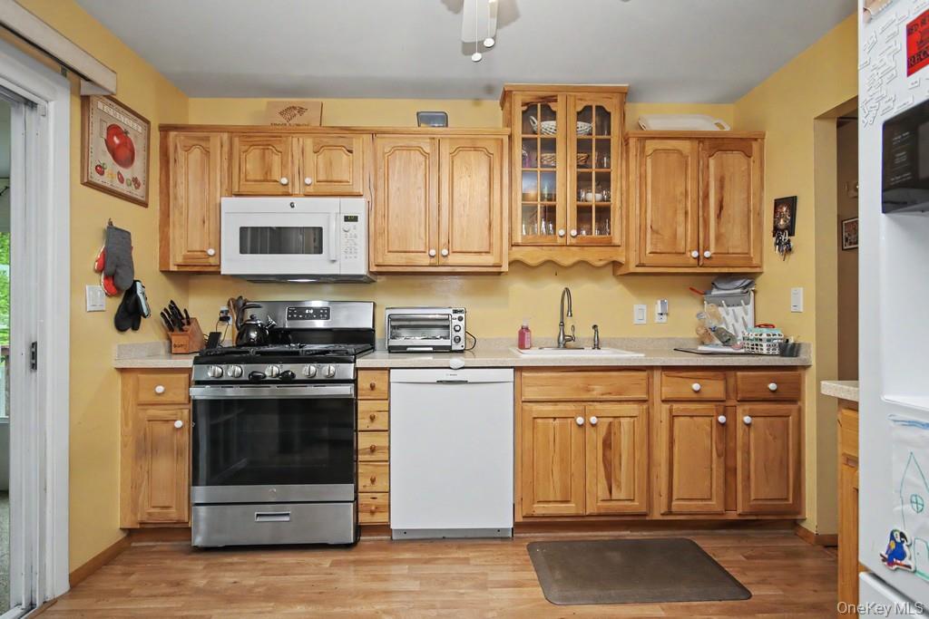 35 Sengstacken Drive Stony Point, NY 10980 - Photo 4 of 17