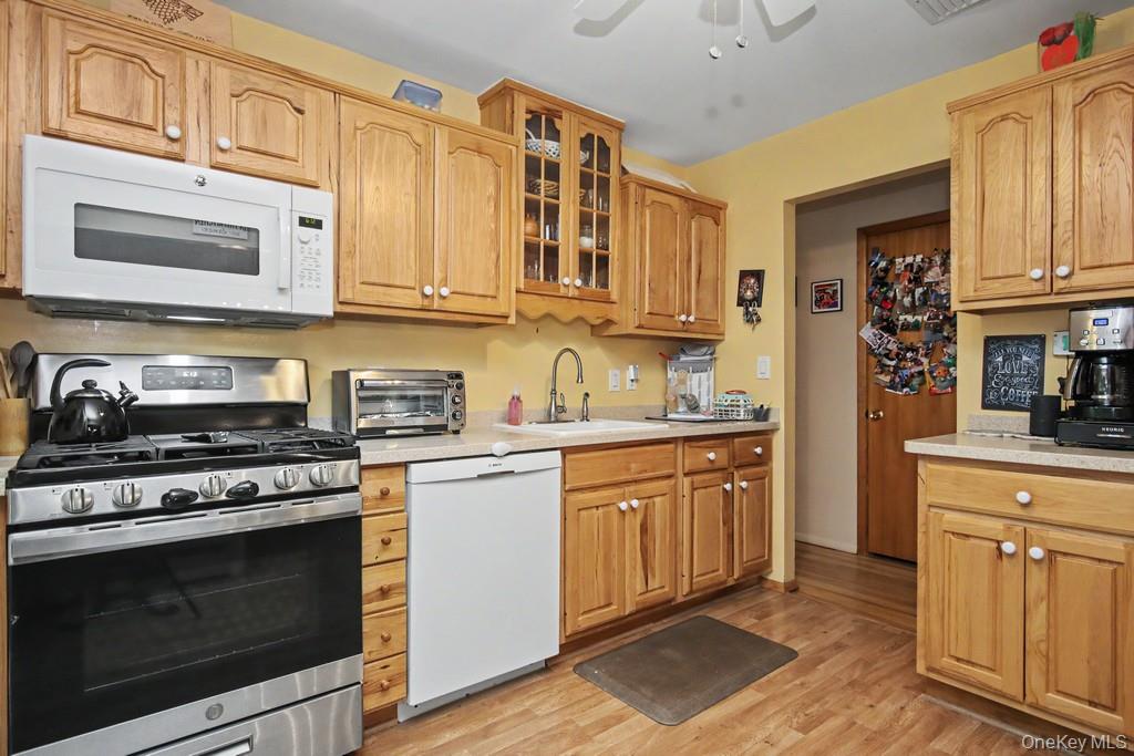35 Sengstacken Drive Stony Point, NY 10980 - Photo 5 of 17