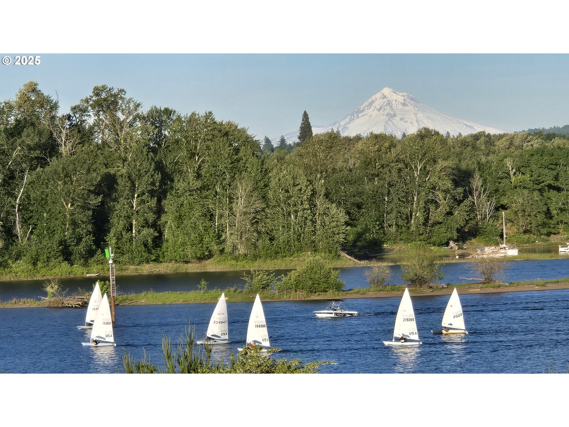 5624 South Riverside Lane, Unit 8 Portland, OR 97239 - Photo 2 of 11