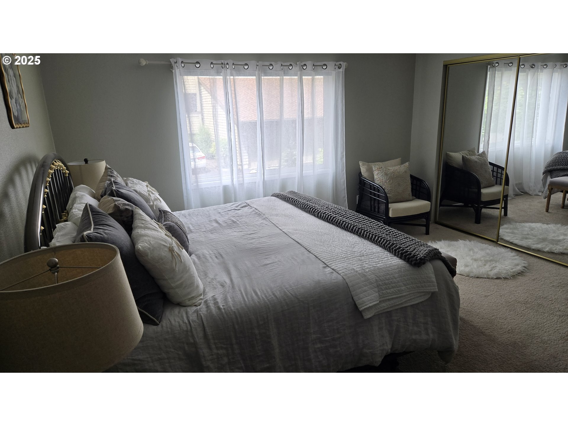 5624 South Riverside Lane, Unit 8 Portland, OR 97239 - Photo 4 of 11