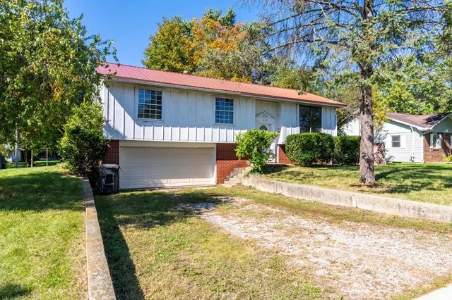 $199,000 | 423 Jay Street, Topeka, IN 46571