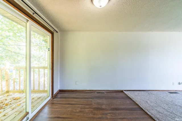 $199,000 | 423 Jay Street, Topeka, IN 46571