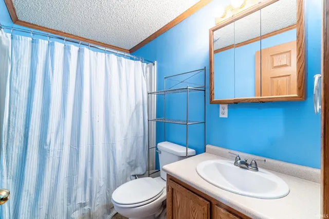 $199,000 | 423 Jay Street, Topeka, IN 46571