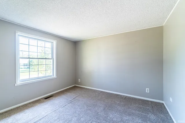 $199,000 | 423 Jay Street, Topeka, IN 46571