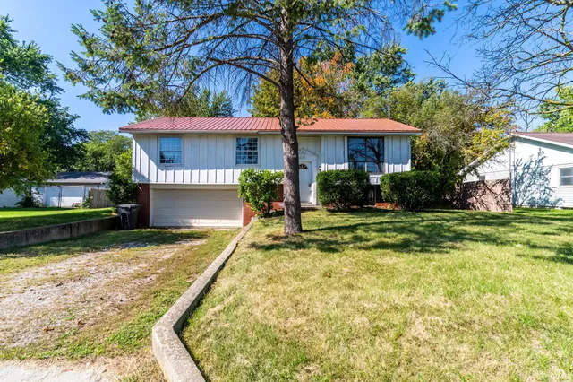 $199,000 | 423 Jay Street, Topeka, IN 46571