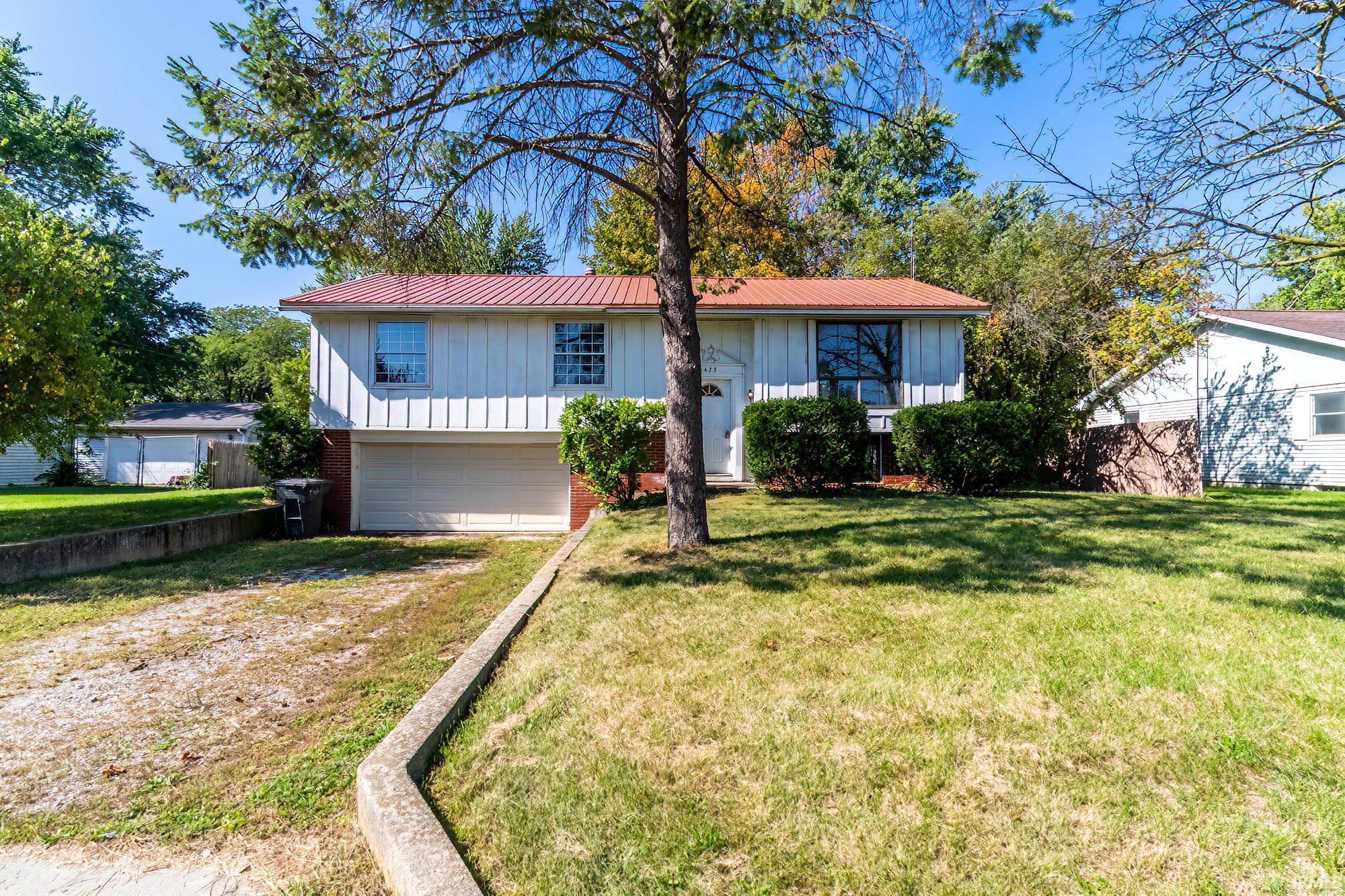 423 Jay Street Topeka, IN 46571 - Photo 2 of 26