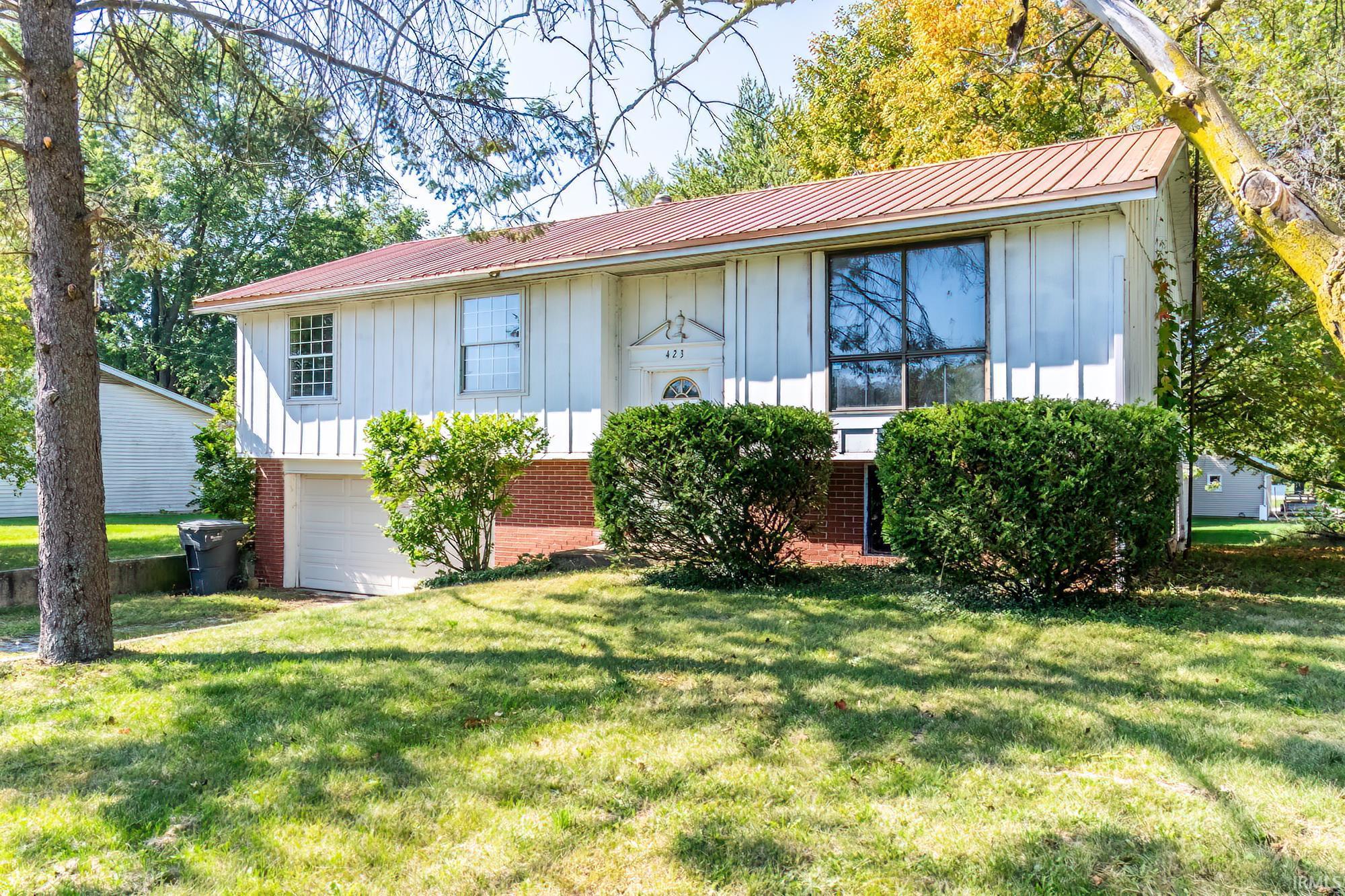 423 Jay Street Topeka, IN 46571 - Photo 3 of 26