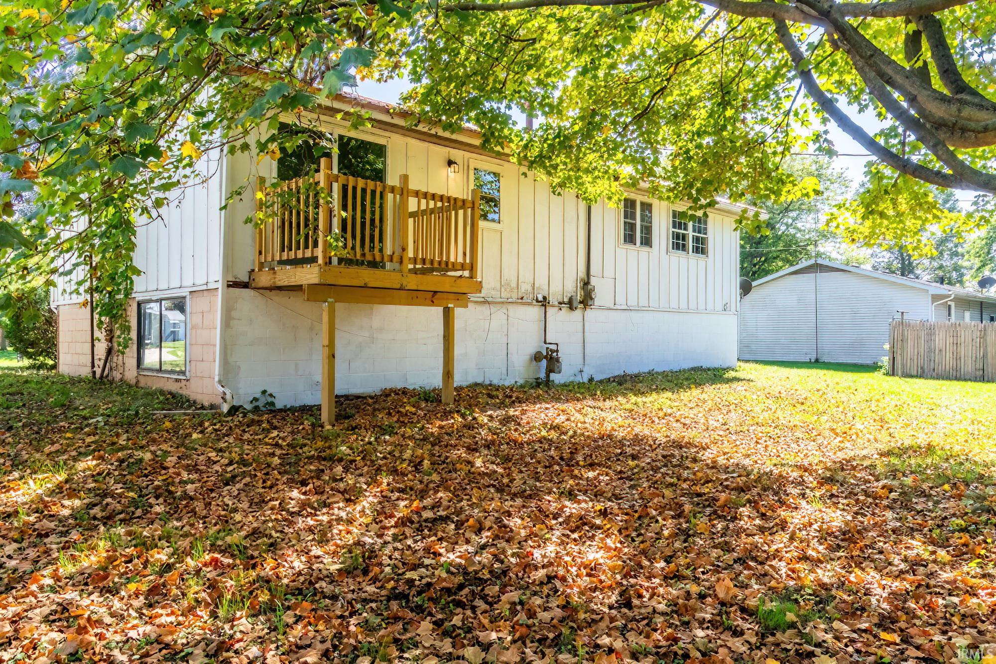 423 Jay Street Topeka, IN 46571 - Photo 4 of 26