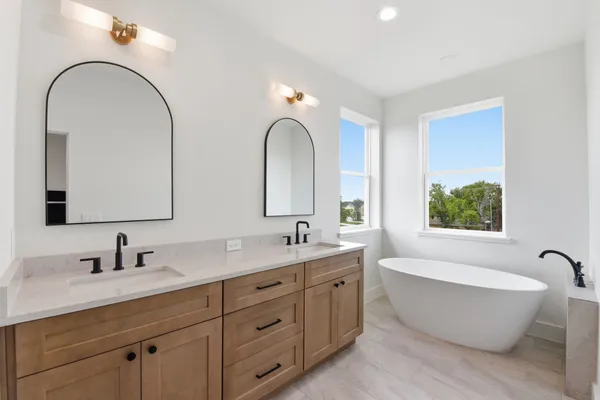 $450,000 | 7708 Earl Rudder Way, Houston, TX 77055