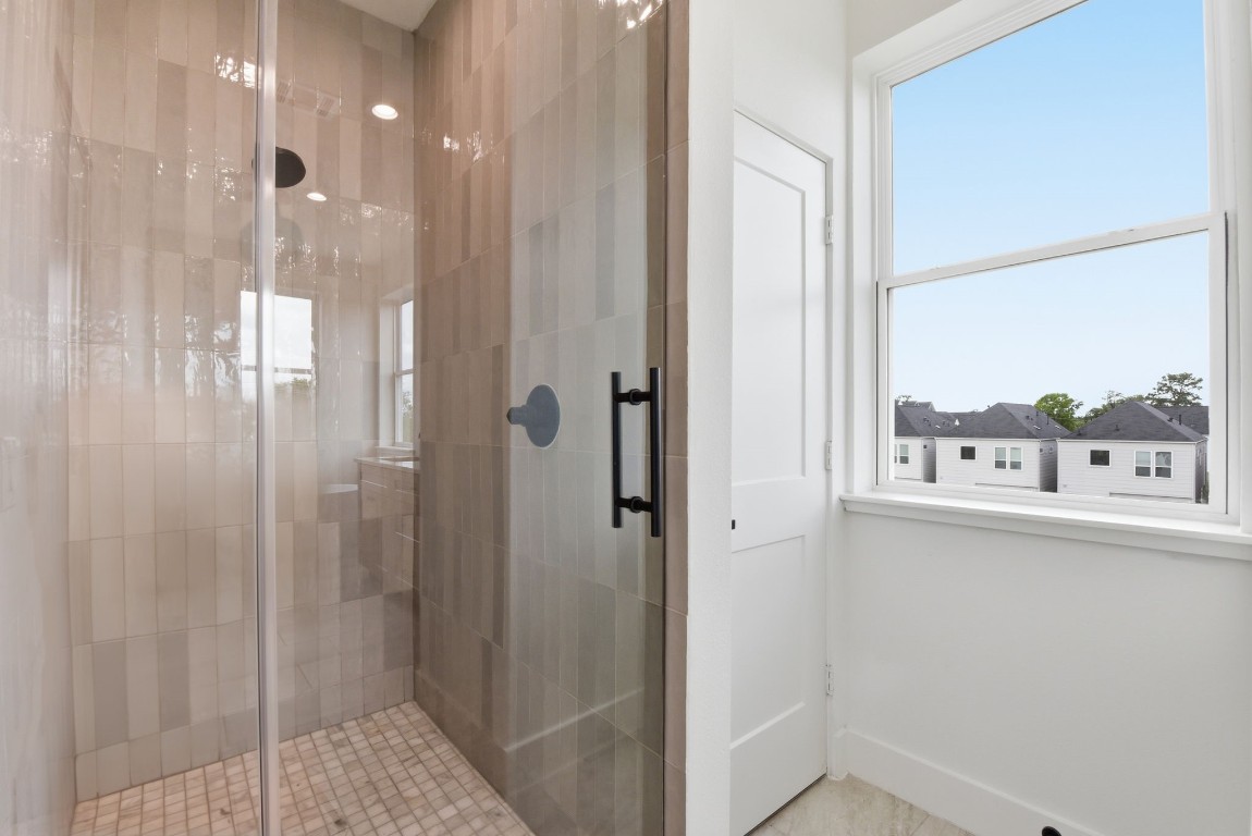 7708 Earl Rudder Way Houston, TX 77055 - Photo 29 of 45