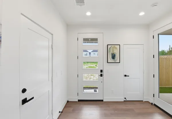 $450,000 | 7708 Earl Rudder Way, Houston, TX 77055