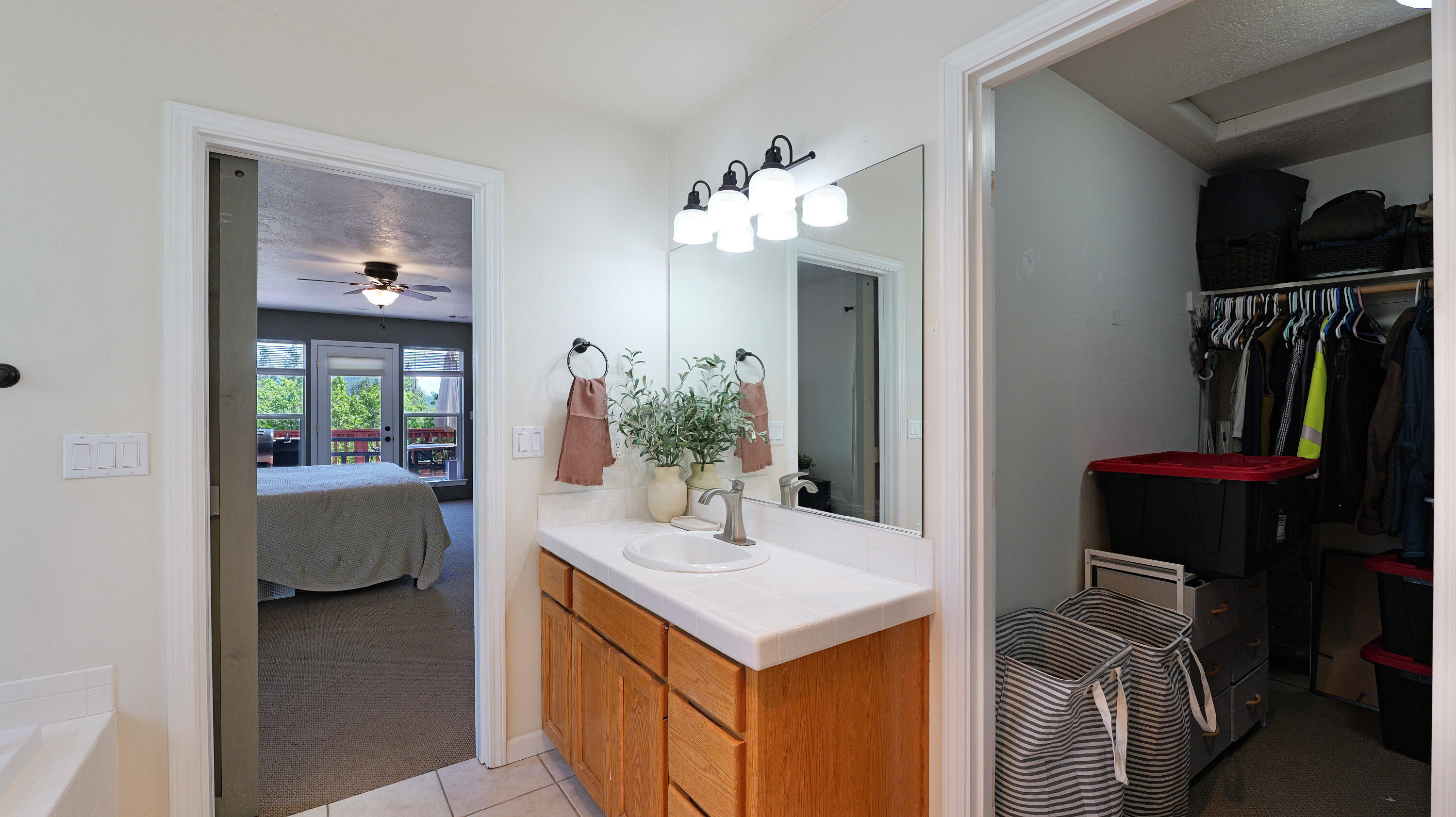 381 Pinetop Terrace Shady Cove, OR 97539 - Photo 21 of 66