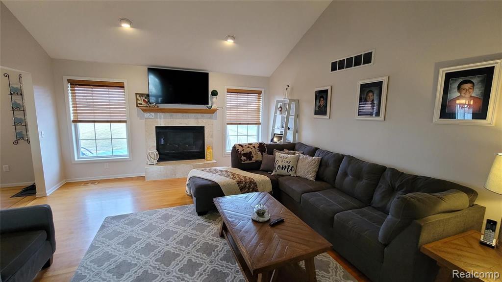 4294 Dillon Road Flushing, MI 48433 - Photo 4 of 74