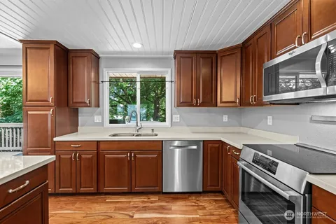 $800,000 | 10429 34th Drive Southeast, Everett, WA 98208
