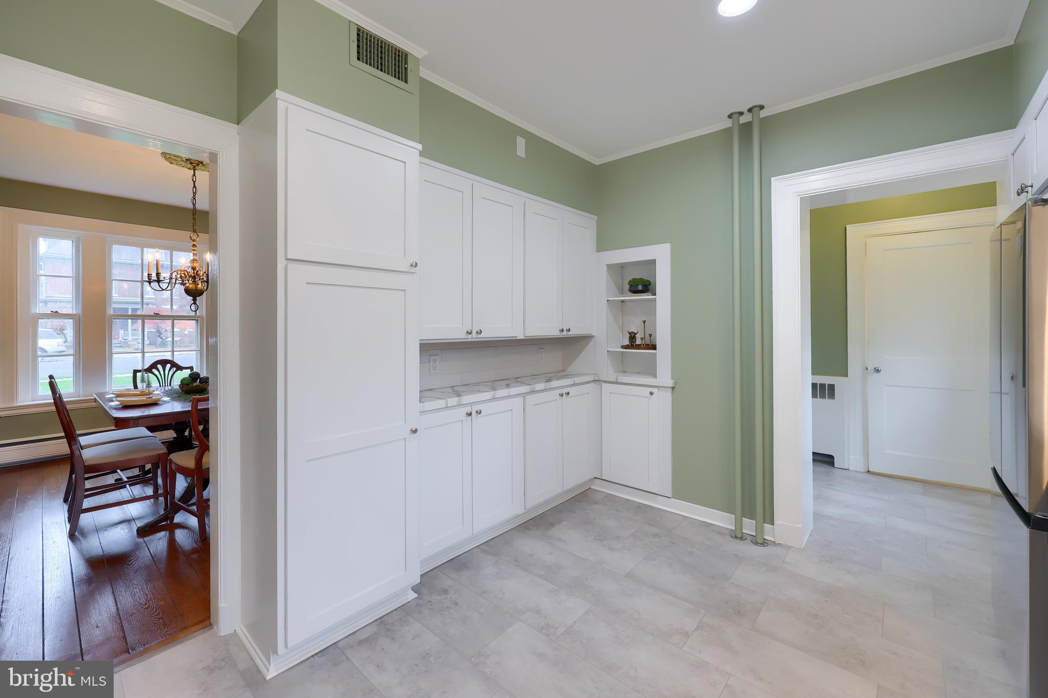 568 Chestnut Street Columbia, PA 17512 - Photo 20 of 68 a view of a kitchen and utility room