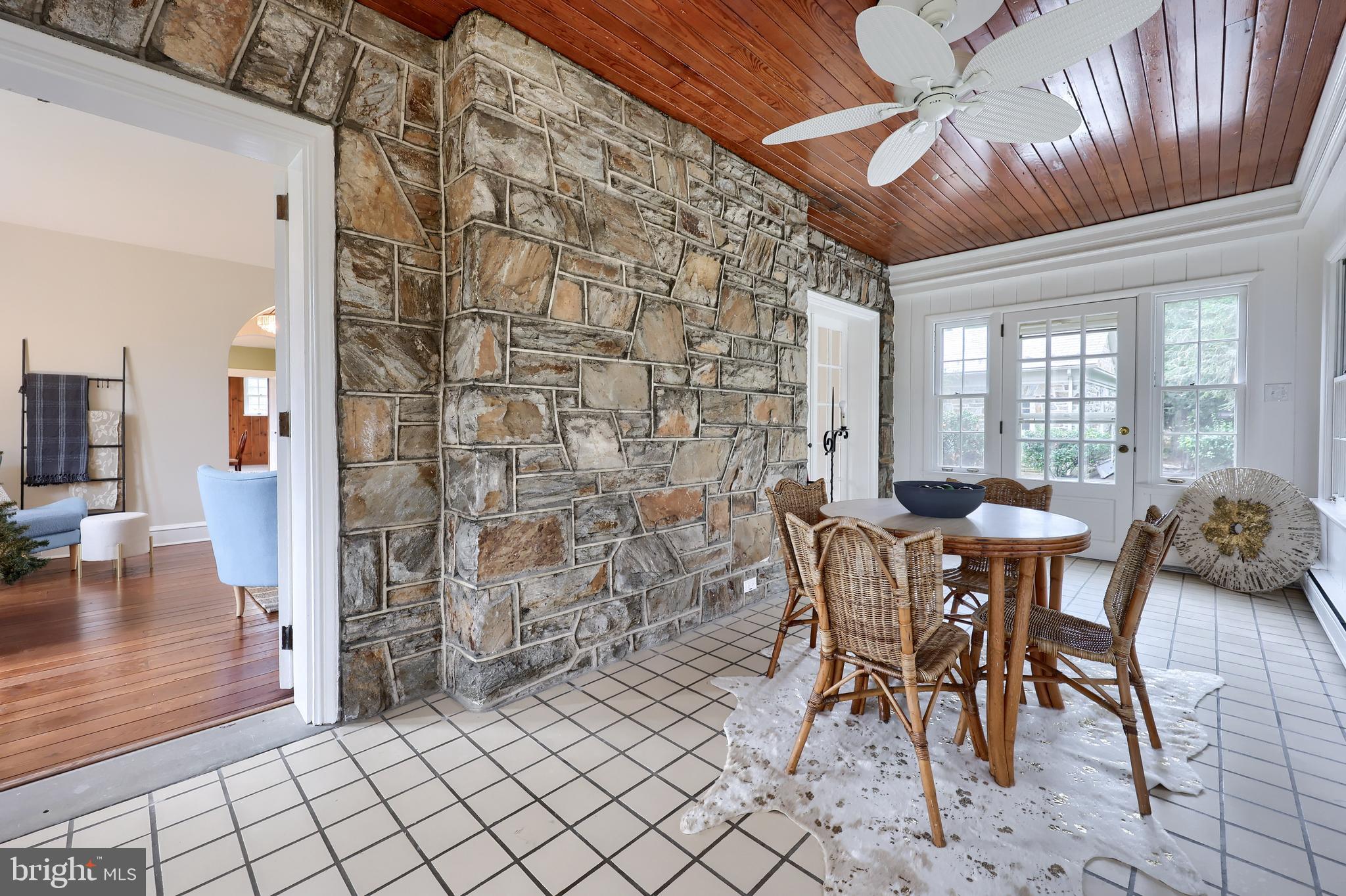 568 Chestnut Street Columbia, PA 17512 - Photo 22 of 68 a view of a dining room with furniture and chandelier