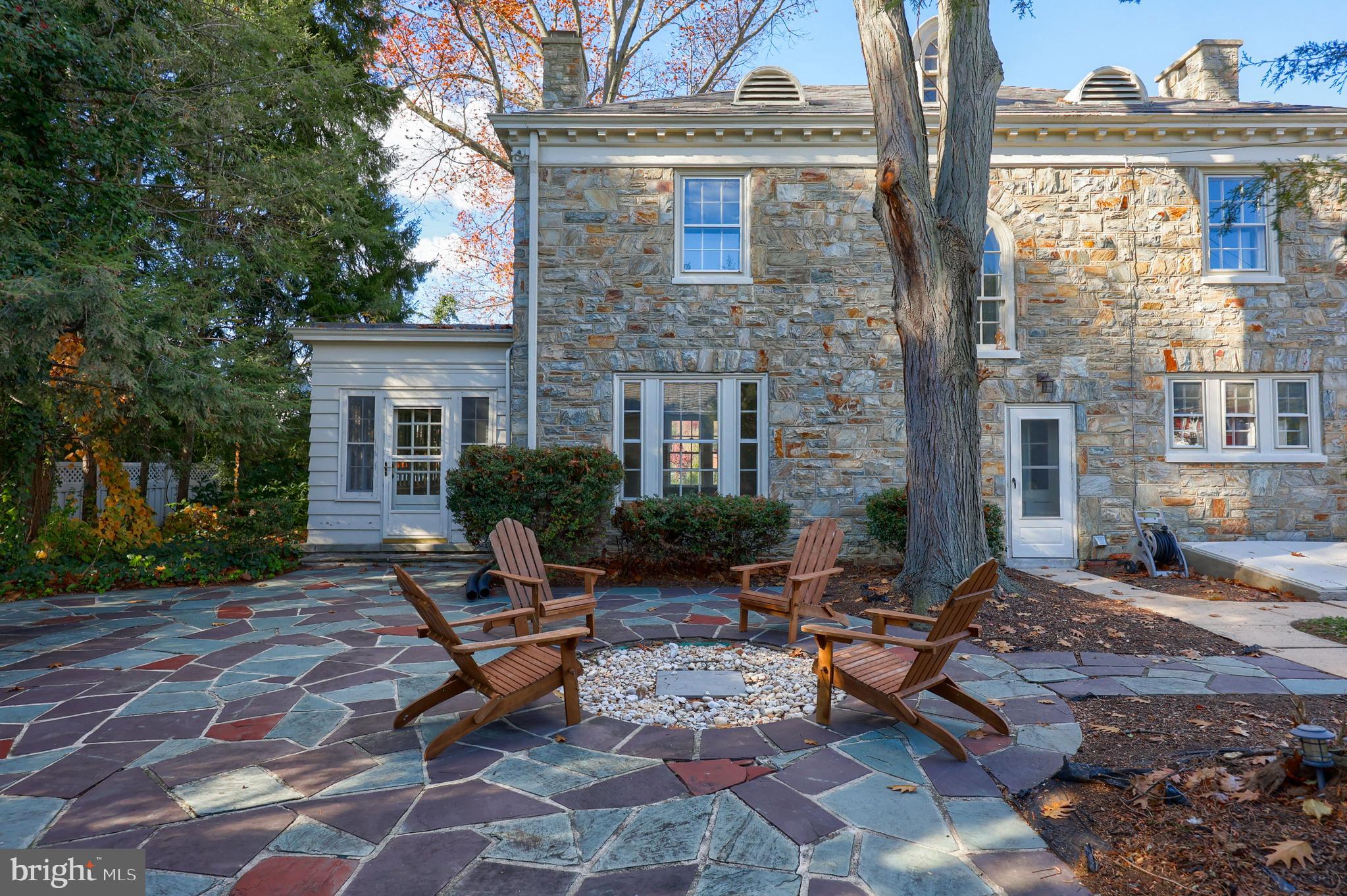 568 Chestnut Street Columbia, PA 17512 - Photo 60 of 68 a backyard of a house with outdoor seating