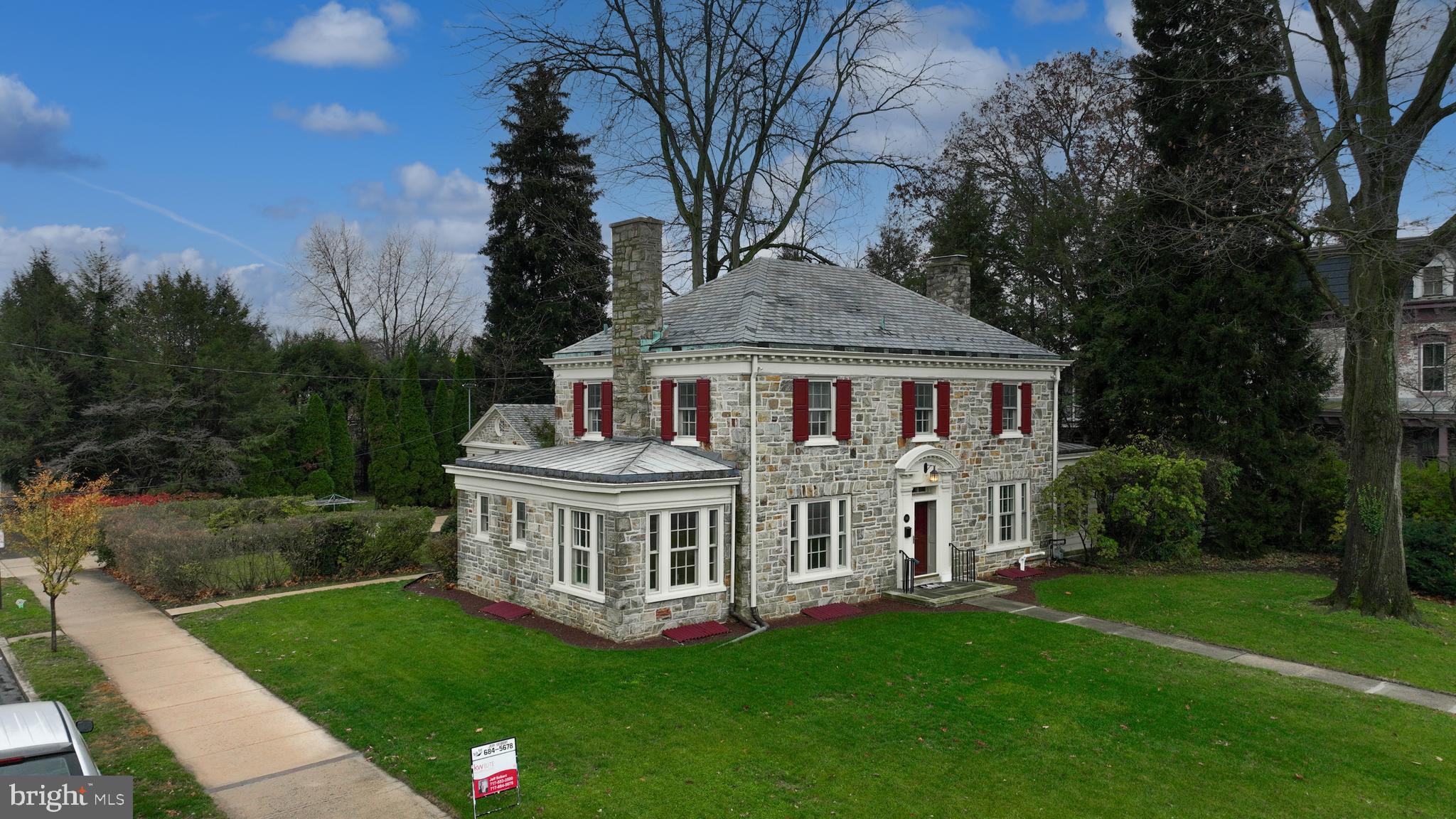 568 Chestnut Street Columbia, PA 17512 - Photo 62 of 68 a view of a house with backyard and garden