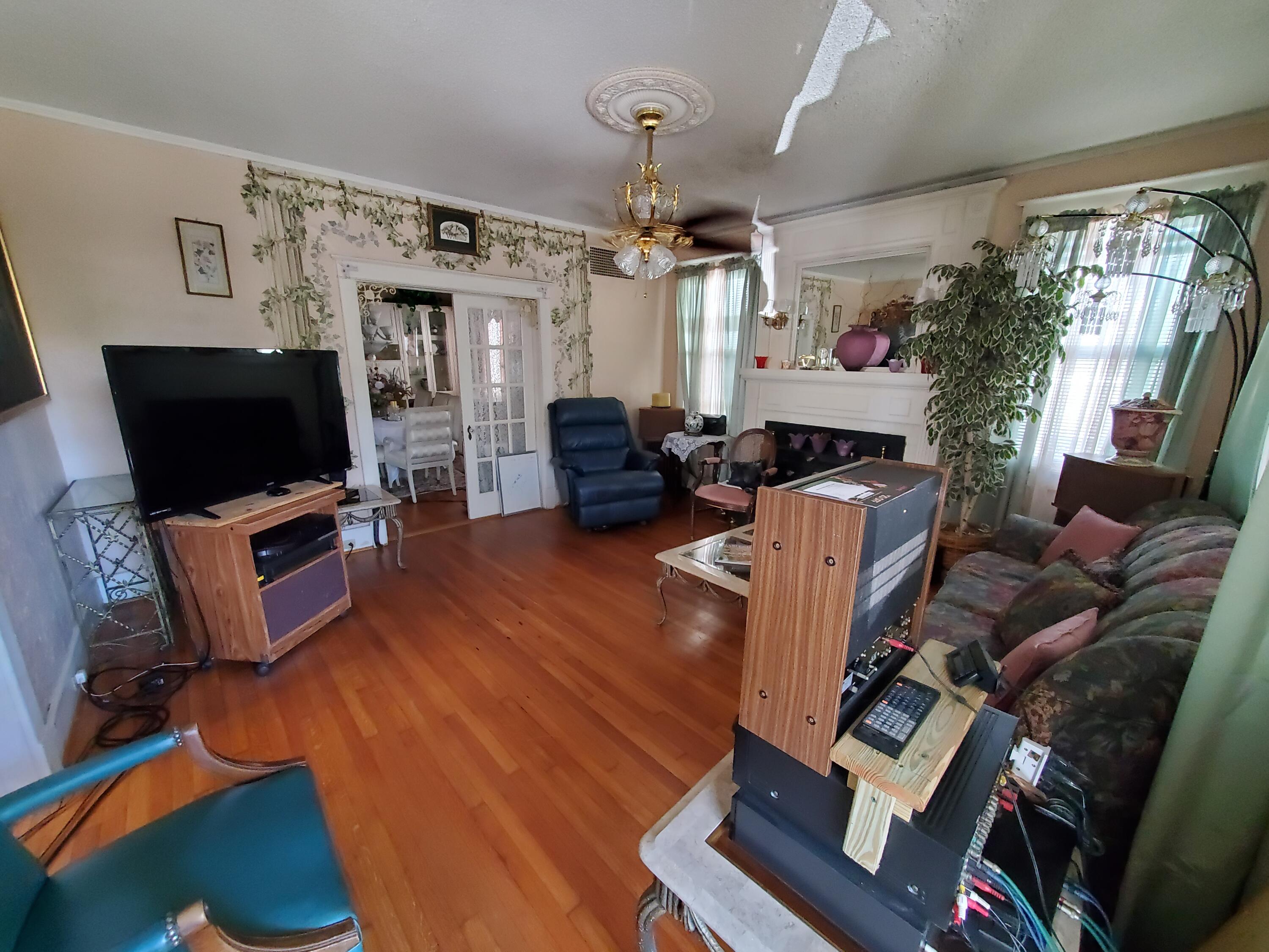 849 Rutledge Avenue Charleston, SC 29403 - Photo 8 of 23 20220112_103242