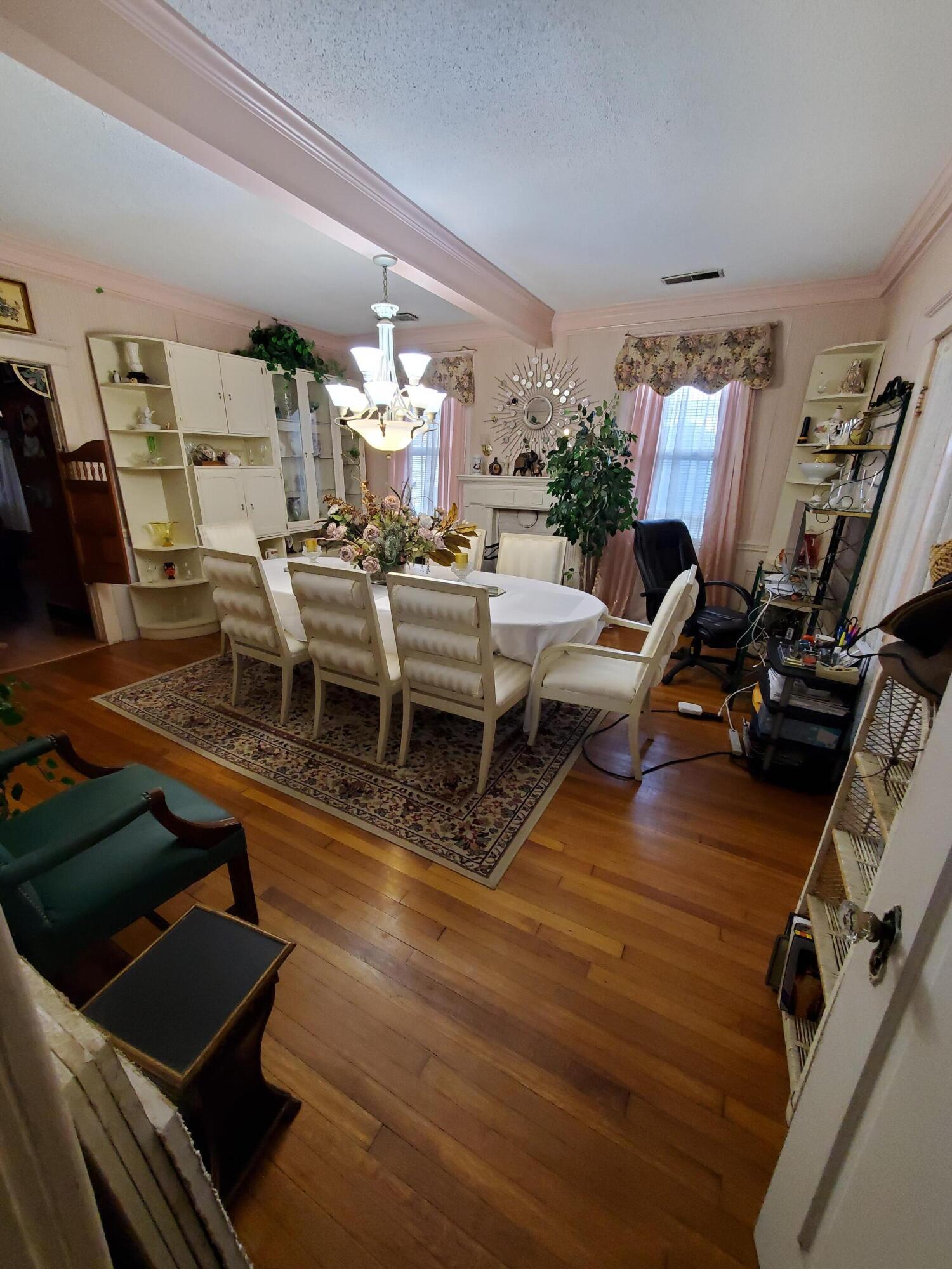 849 Rutledge Avenue Charleston, SC 29403 - Photo 9 of 23 20220112_103721
