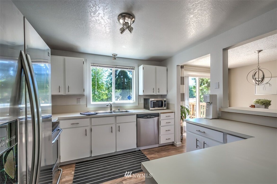 2202 169th Place Southeast Bothell, WA 98012 - Photo 8 of 25 Gallery Image 8