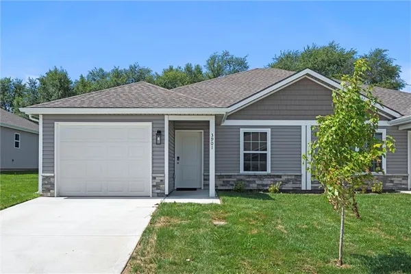 $359,900 | 3820 Northwest 93rd Street, Kansas City, MO 64154