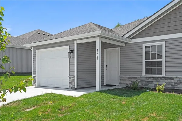 $359,900 | 3820 Northwest 93rd Street, Kansas City, MO 64154