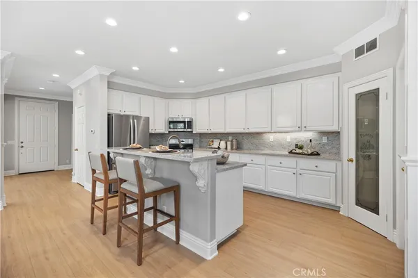 $1,688,000 | 22 Apple Valley, Irvine, CA 92602