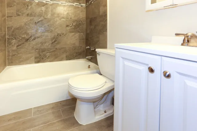 $1,495 | 1040 West Hollywood Avenue, Unit 208, Chicago, IL 60660