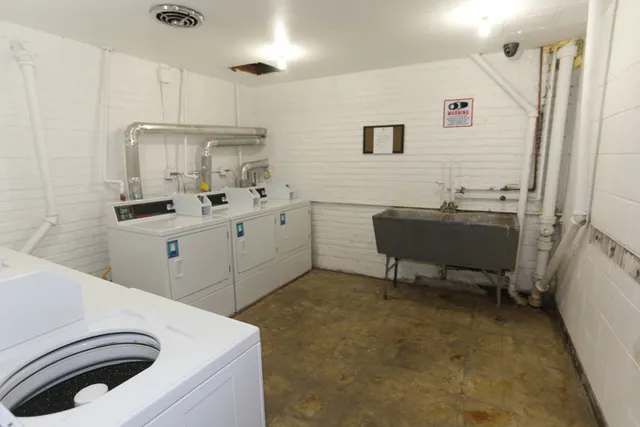 $1,495 | 1040 West Hollywood Avenue, Unit 208, Chicago, IL 60660