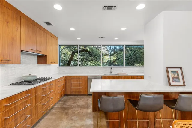 $955,000 | 2301 South 5th Street, Unit 6, Austin, TX 78704