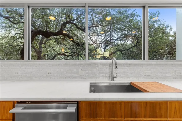 $955,000 | 2301 South 5th Street, Unit 6, Austin, TX 78704