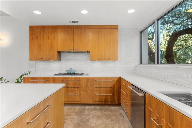 $955,000 | 2301 South 5th Street, Unit 6, Austin, TX 78704