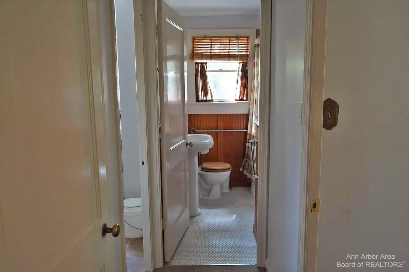 611 Robin Road Ann Arbor, MI 48103 - Photo 19 of 31 Photo 22