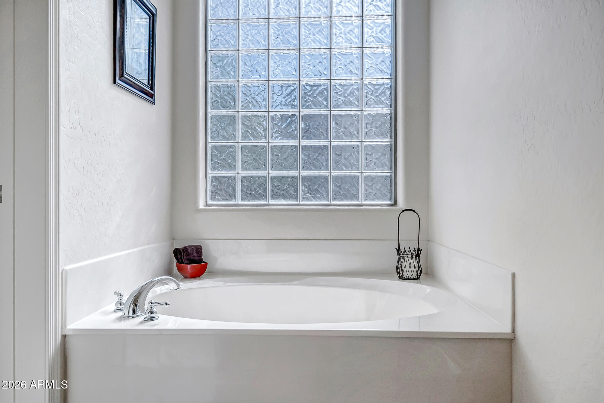 2605 West Florimond Road Phoenix, AZ 85086 - Photo 15 of 24 Primary Bathroom