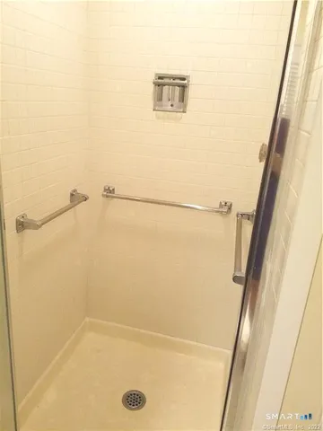 $2,300 | 167 Heritage Village, Unit E, Southbury, CT 06488