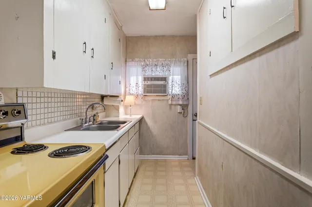 $289,900 | 408 Pleasant Avenue, Selah, WA 98942