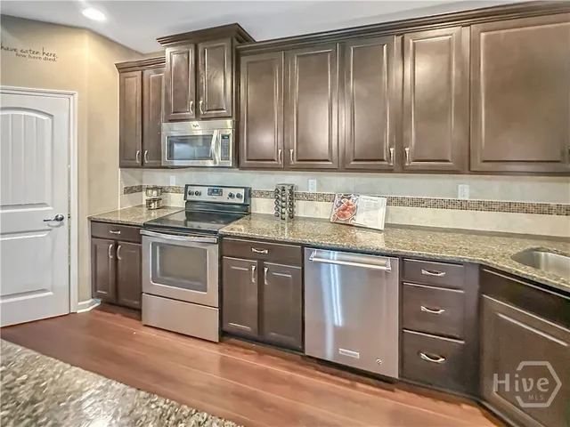 $2,400 | 278 Willow Point Circle, Savannah, GA 31407