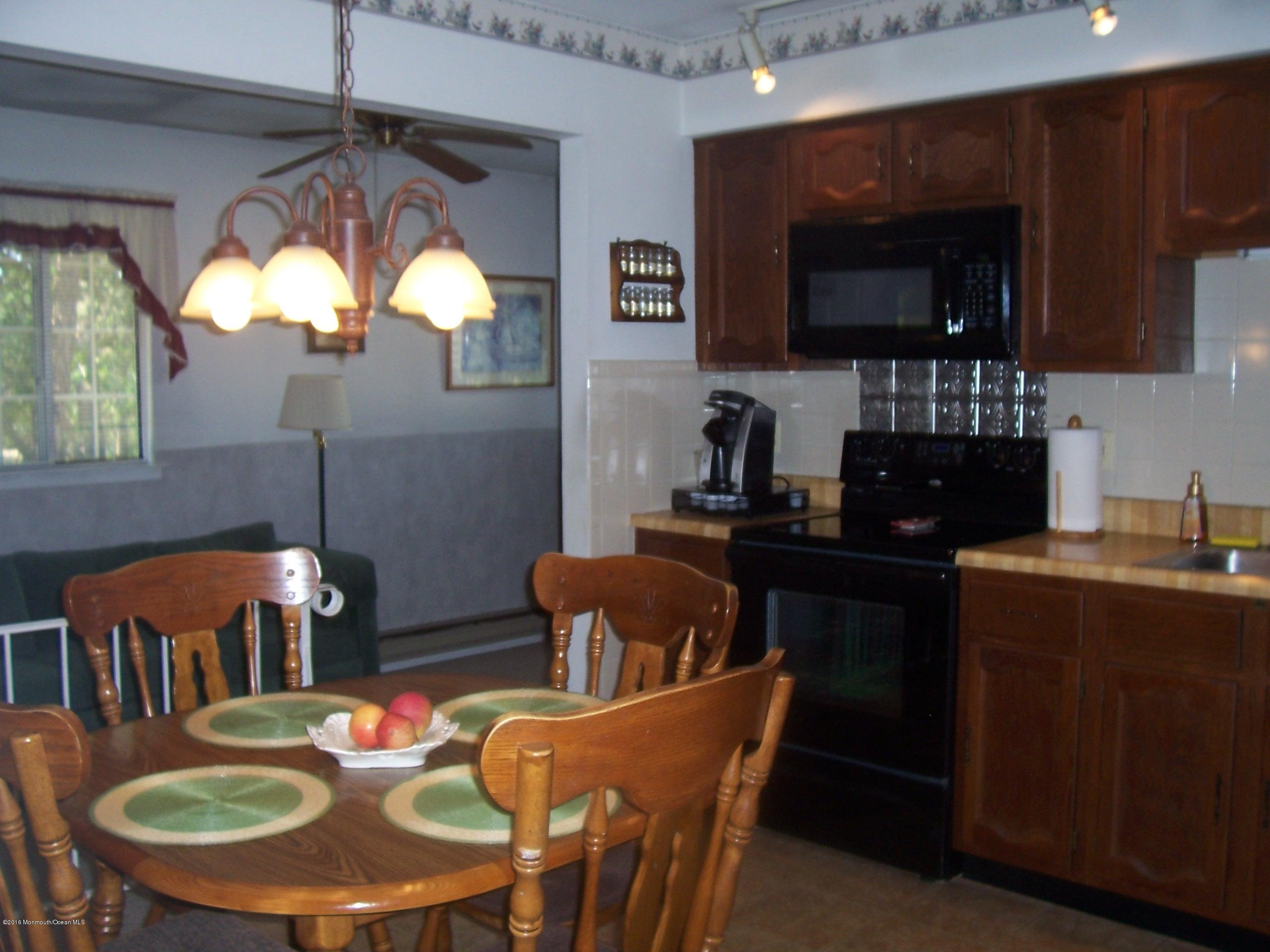 22 Stonybrook Road Whiting, NJ 08759 - Photo 18 of 22 100_7881