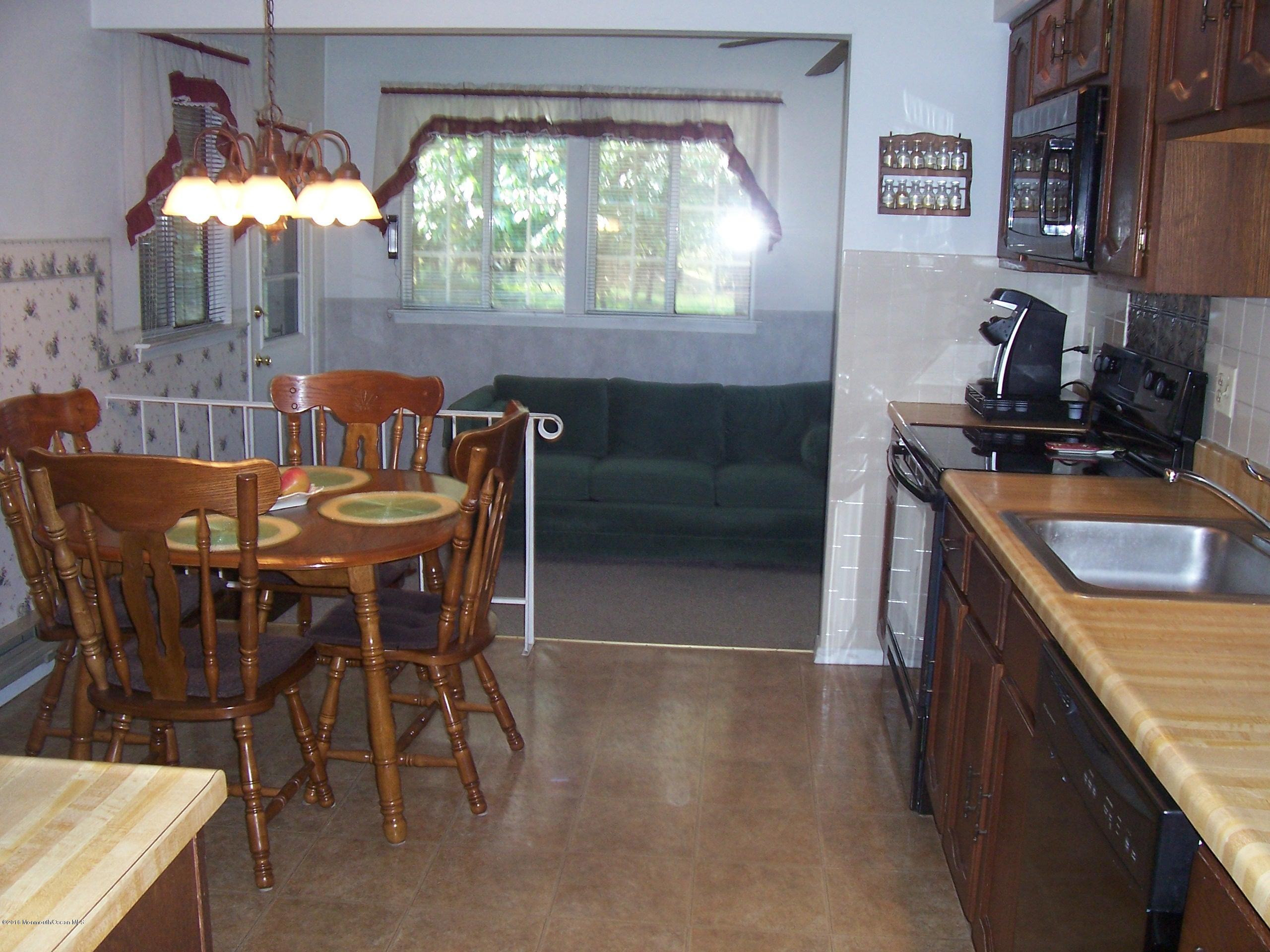 22 Stonybrook Road Whiting, NJ 08759 - Photo 20 of 22 100_7884