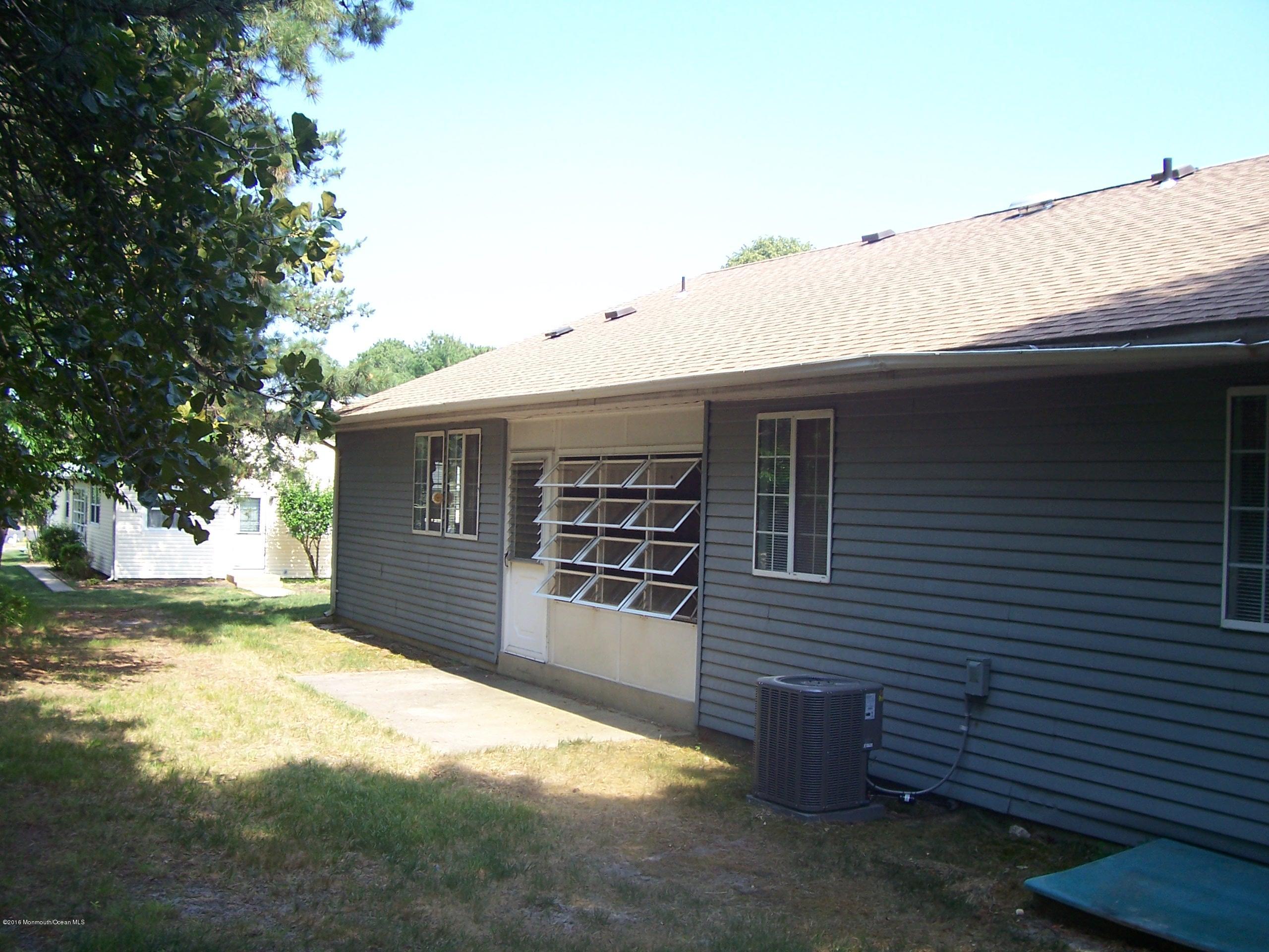 22 Stonybrook Road Whiting, NJ 08759 - Photo 6 of 22 100_7865