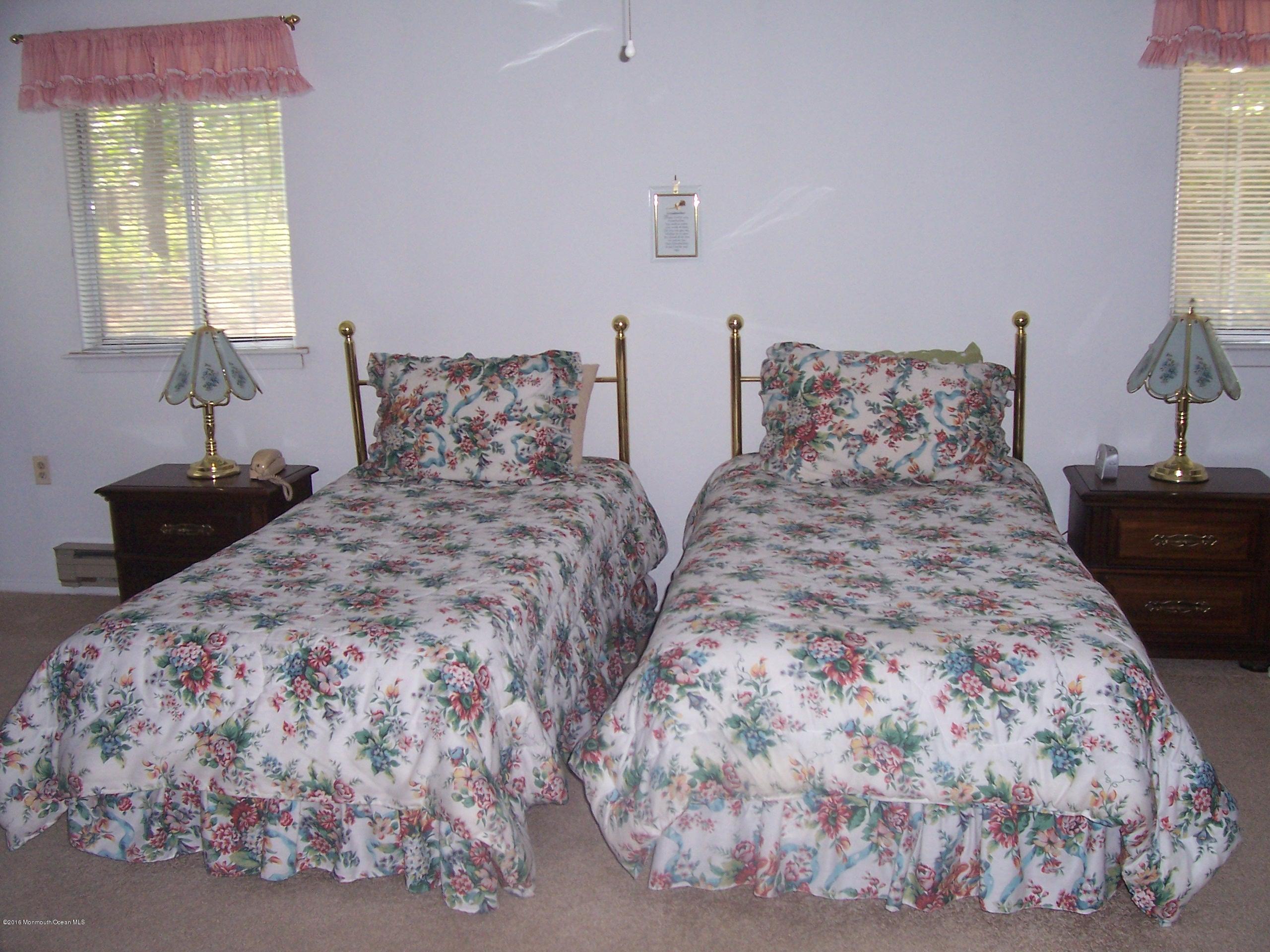 22 Stonybrook Road Whiting, NJ 08759 - Photo 8 of 22 100_7869