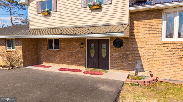 $462,500 | 148 Penn Avenue, Elysburg, PA 17824