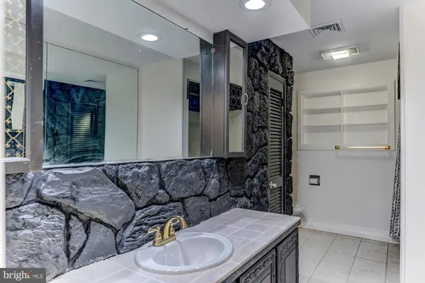 $462,500 | 148 Penn Avenue, Elysburg, PA 17824