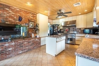 225 Hixbridge Road Westport, MA 02790 - Photo 11 of 22